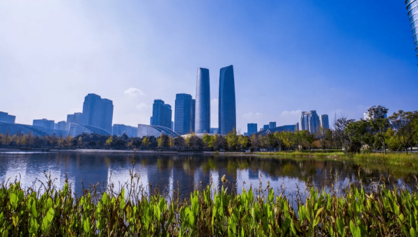 梦见在一个全是玻璃建筑的城市生活
